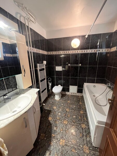 Dorobanti inchiriere 2 camere 60 mp, renovat, balcon lung, aer cond