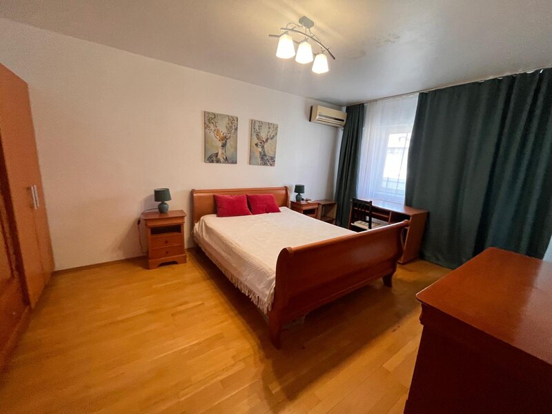 Dorobanti inchiriere 2 camere 60 mp, renovat, balcon lung, aer cond