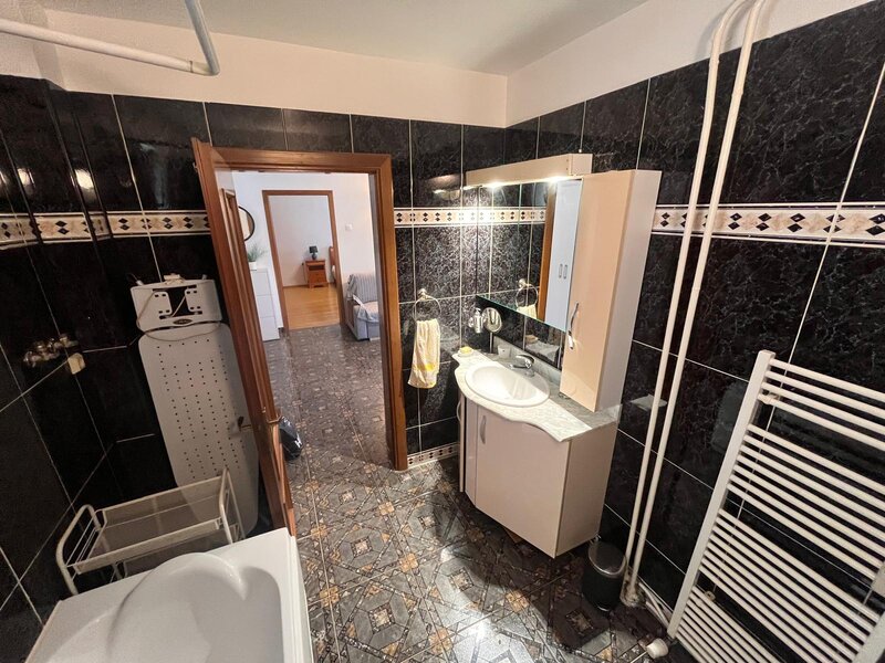 Dorobanti inchiriere 2 camere 60 mp, renovat, balcon lung, aer cond